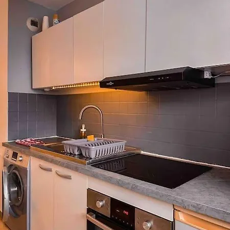 Apartment F1 Bis A *